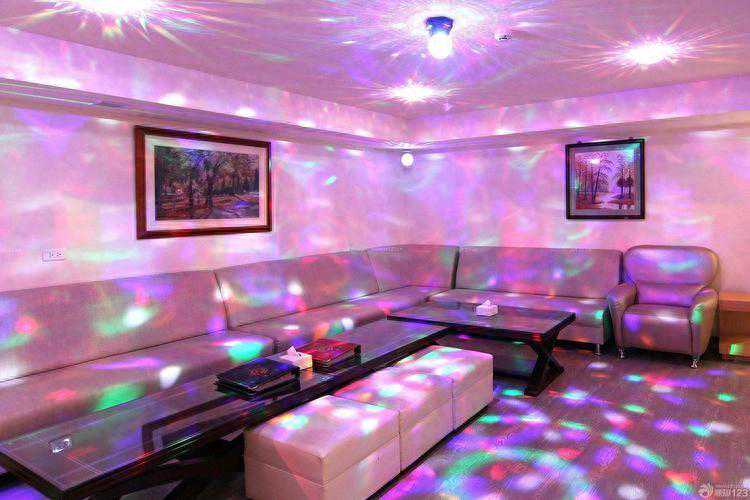 KTV中常见的灯光设备