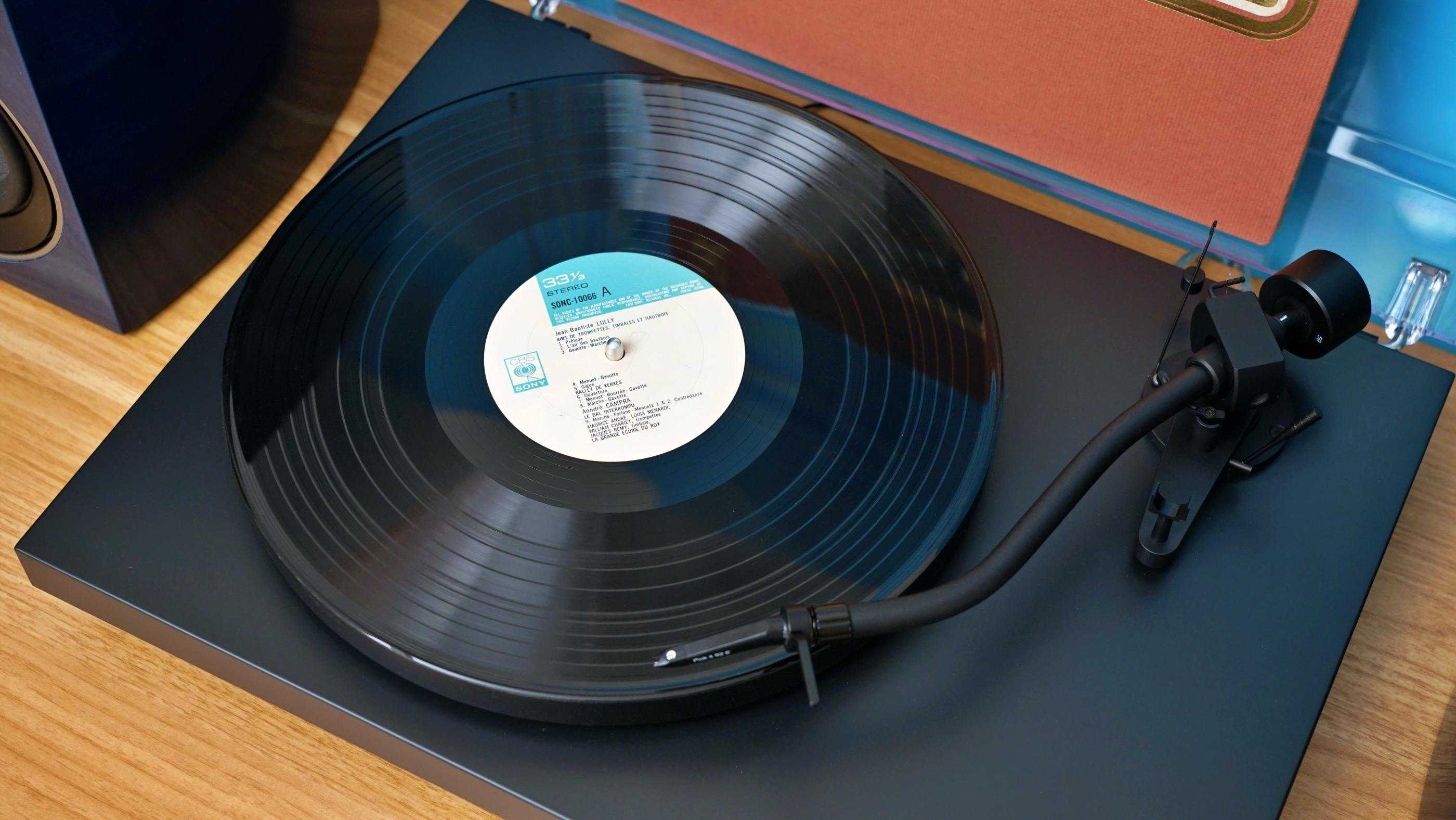 音乐发烧友为何喜欢黑胶，真的好听吗？宝碟Debut Pro S唱片机分享