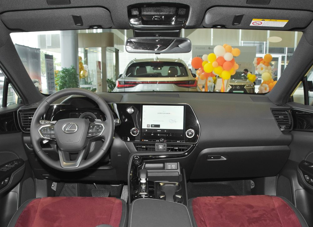 开过雷克萨斯NX，再试威飒，同样来自丰田，这差距我是真没有想到