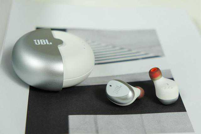JBL C330TWS真无线耳机体验：JBL标志性音效，12小时超长续航