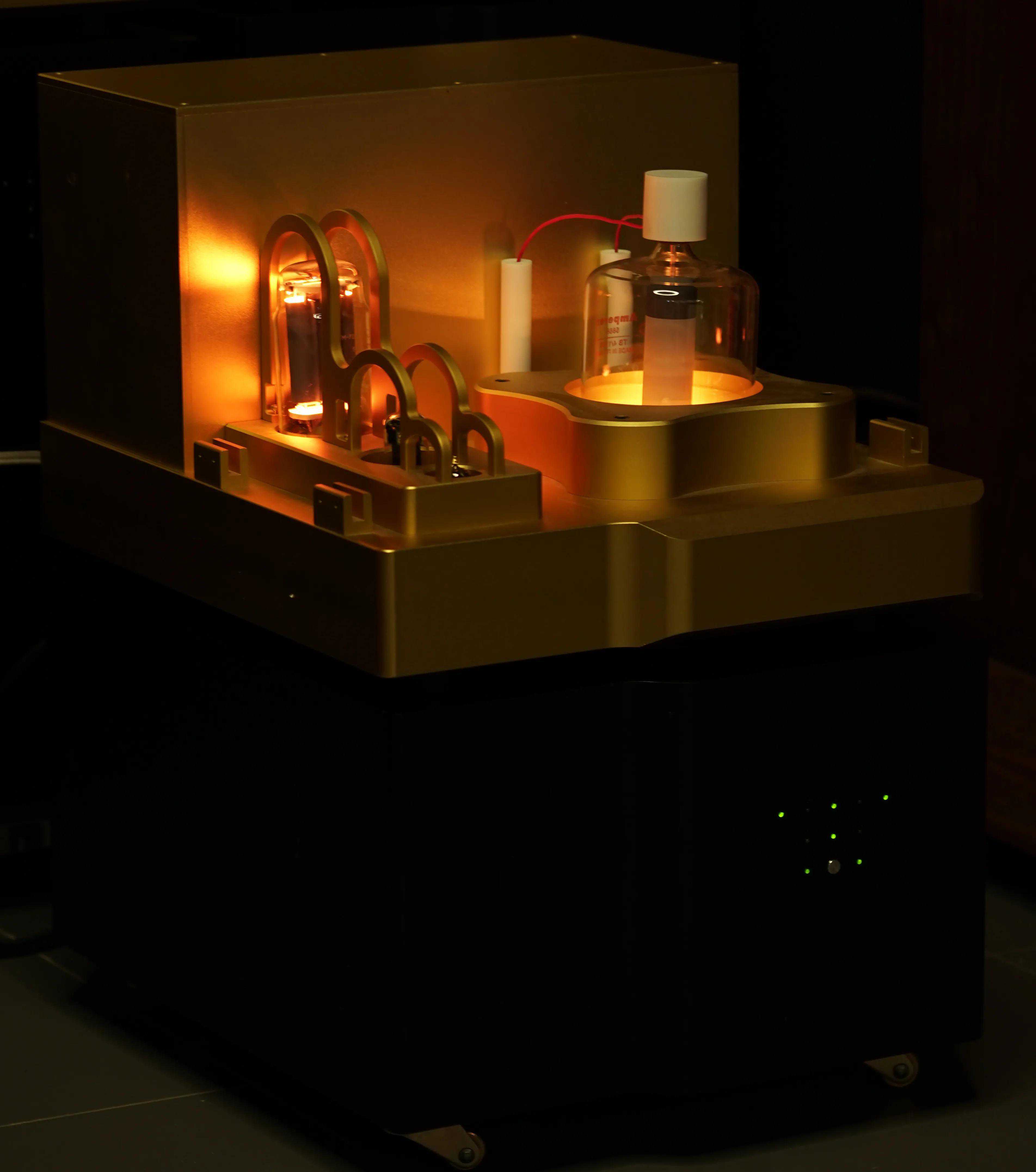 输出65W的直热式三极电子管管单端机，飞利浦TB-1250