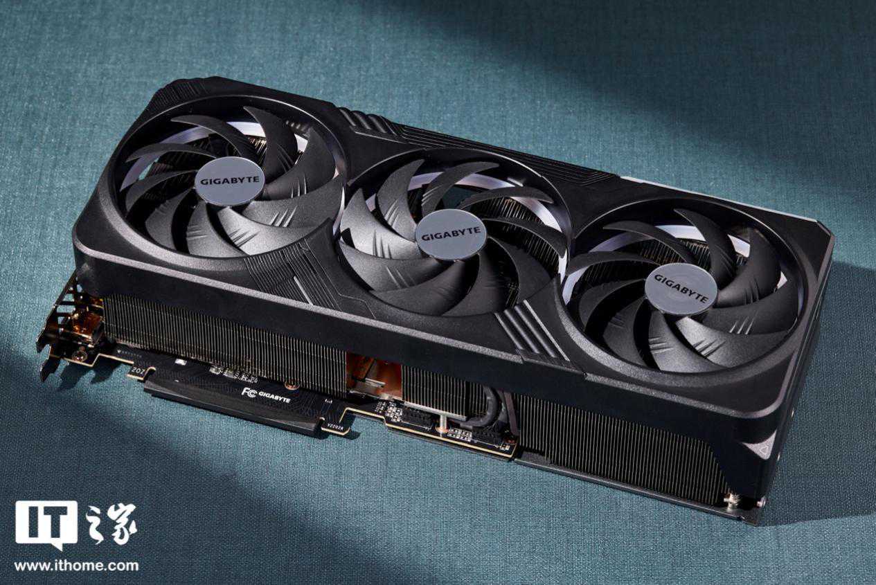 技嘉 RTX 4090 GAMING OC 魔鹰 24G 显卡评测：激活翻倍性能