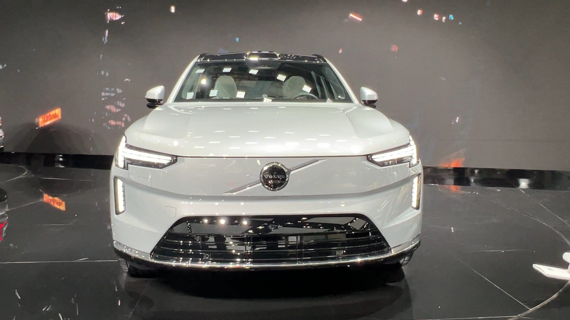 新车丨安全性远超XC90！纯电沃尔沃EX90怎么样？预估50万起