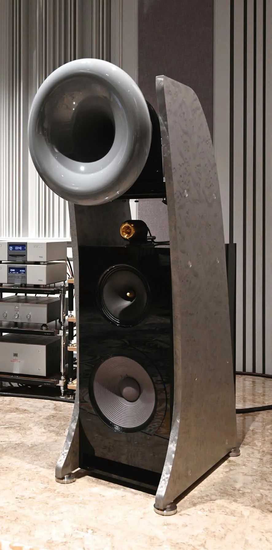 乐派影音 德国Cessaro（西萨罗）Alpha Ⅲ与美国Manley组合