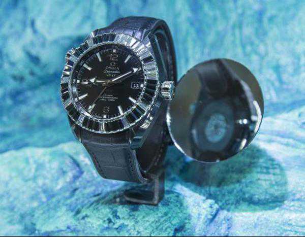 腕表也可以“纯黑”，制表界刮起的黑色风暴真的有点酷