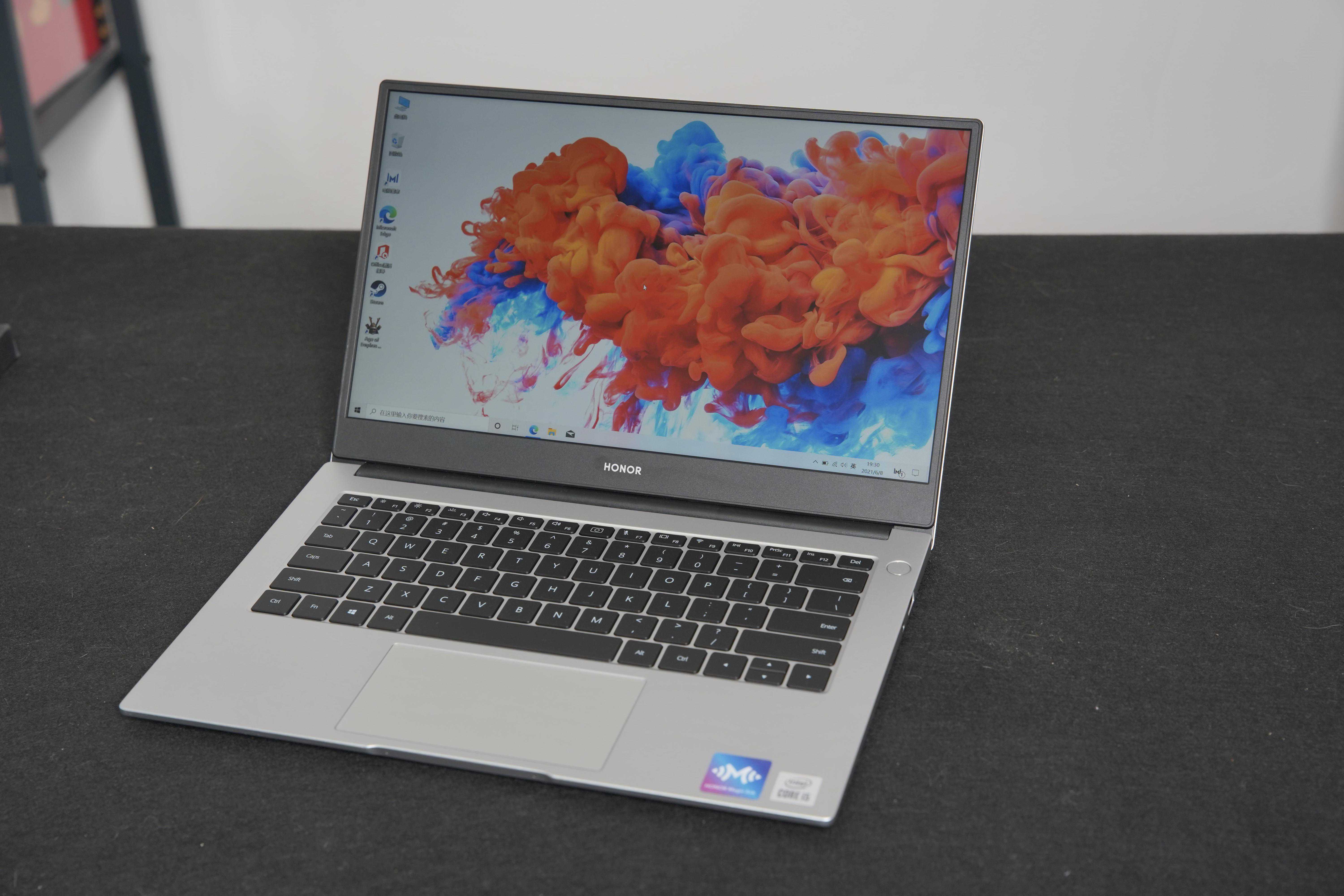 荣耀Magic Book X 14 体验分享：入门级轻薄本也有生产力？