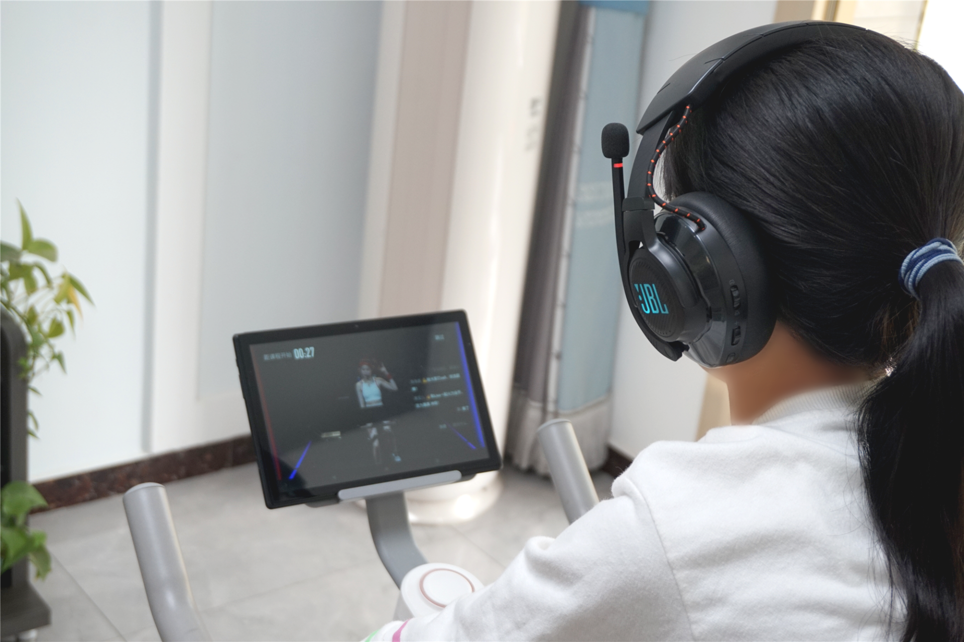 游戏胜利“倍增器”？深度体验一千多的电竞耳机JBL Quantum 610