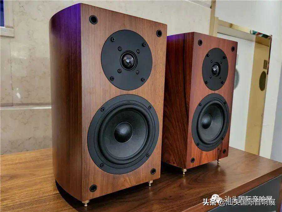 许英谔5280五寸主动八寸被动书架式音箱