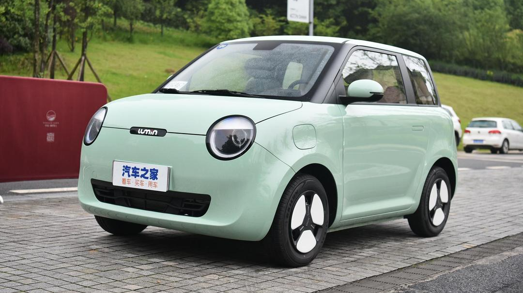 长安Lumin:新车只要四五万,倒车影像+双大屏都带走!比MINIEV还香?