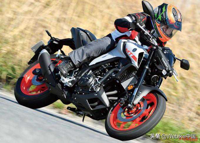 亲身试驾雅马哈MT-25摩托车，倒叉上身操控更优化