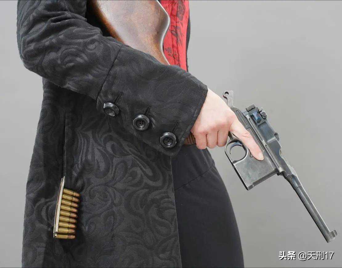 国府战前削减国产驳壳枪数量，西班牙人用白板盒子炮抢占市场