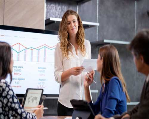 天天对着电脑肩颈硬邦邦？简单几招，在家轻松缓解酸痛