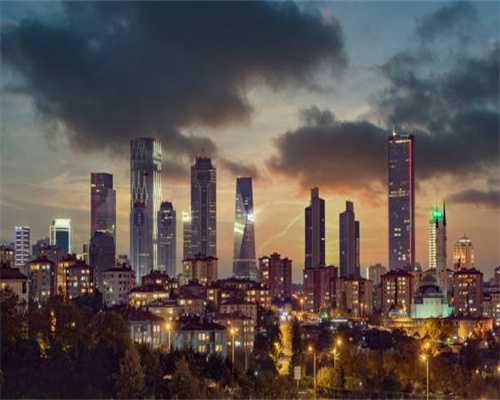 “男子将79岁老母埋墓坑”细节：黄土封住，但没踩瓷实