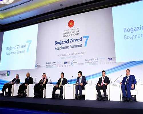 《知否》中明兰和小公爷身上，为啥绑着“情侣红飘带”？有啥讲究