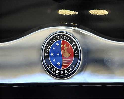 低俗色情！户外涉黄女主播当场被抓！