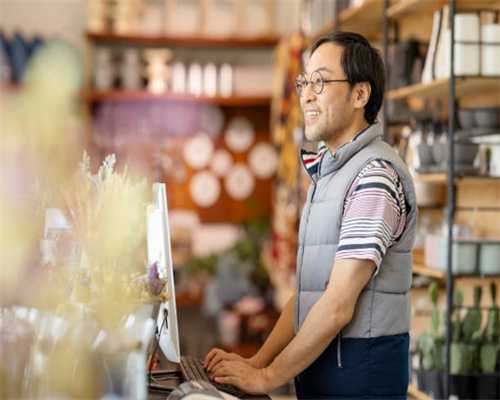 日晒后面部脓疱，会是什么病？|看图诊断